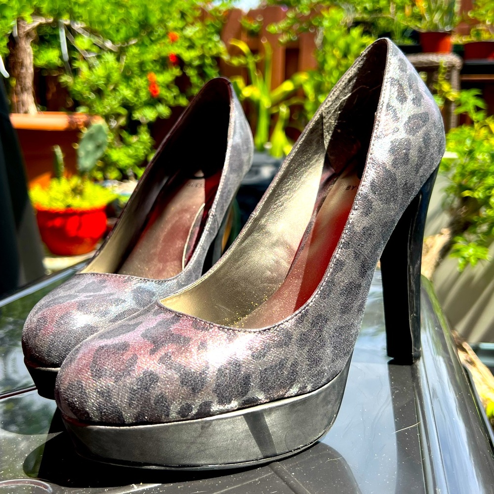 GUESS Silver Cheetah Leopard Print Stiletto Platform High Heel Pumps Sz 10